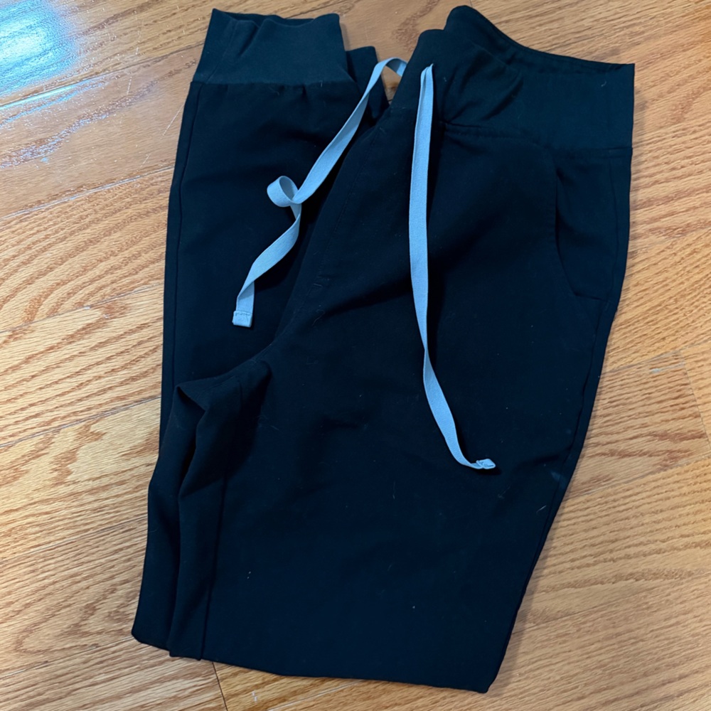 Figs Black Jogger SCRUB pants (Zamora) with Gray Drawstring
